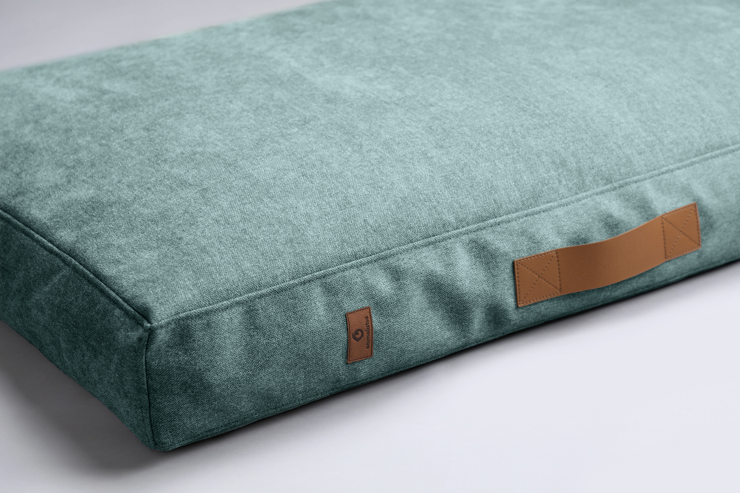Scandinavian design dog bed | LuxSoft | 2-sided | JUNGLE GREEN | animalistus