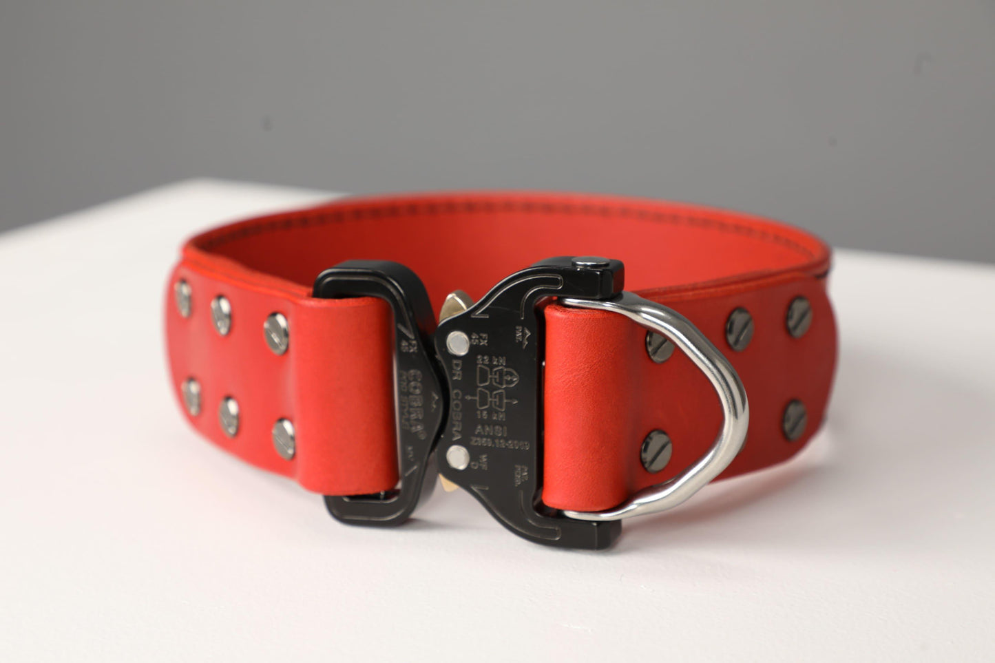 Red leather dog collar with COBRA® buckle | animalistus