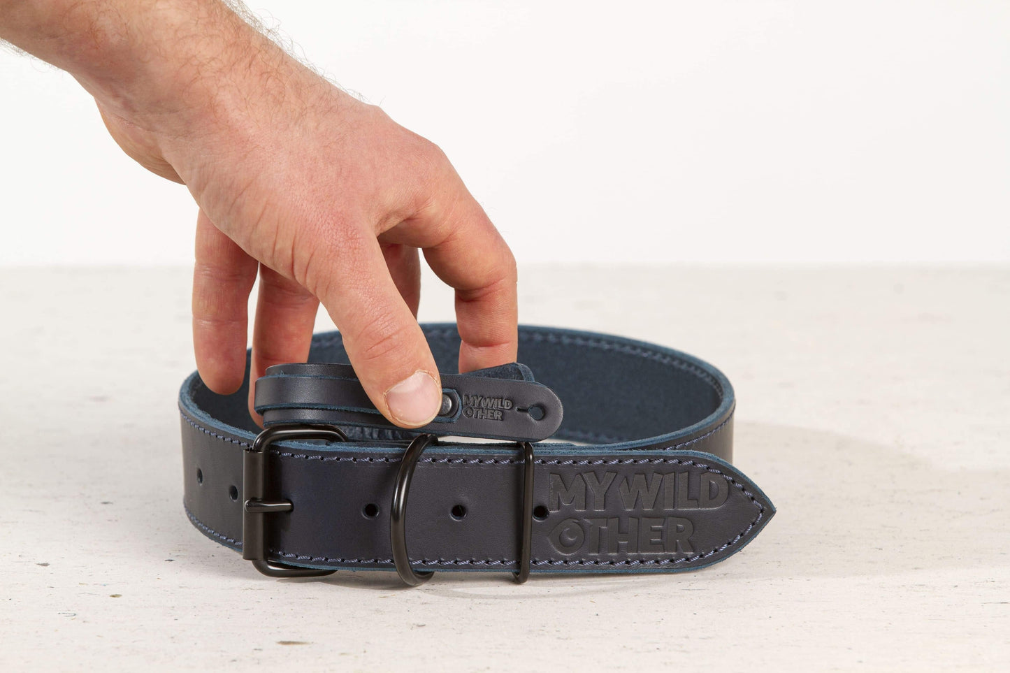 Handmade blue leather dog collar | animalistus