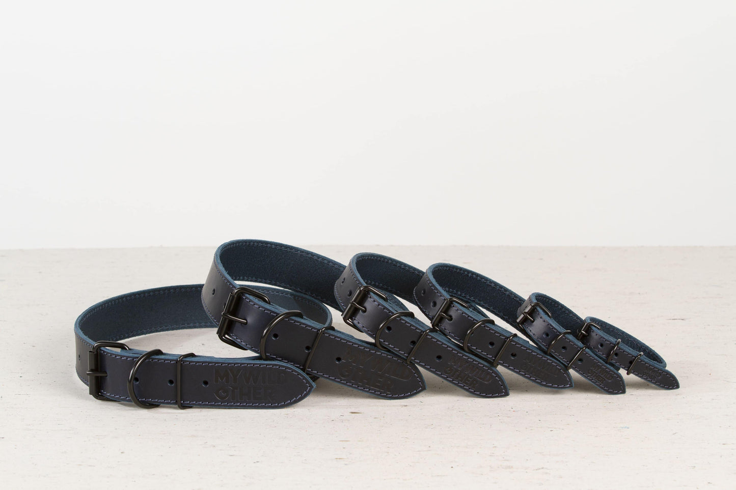 Handmade blue leather dog collar | animalistus