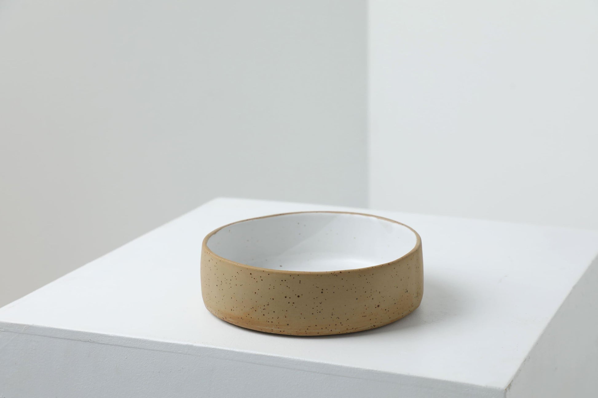 Handmade ceramic dog bowls | RAW+WHITE | animalistus