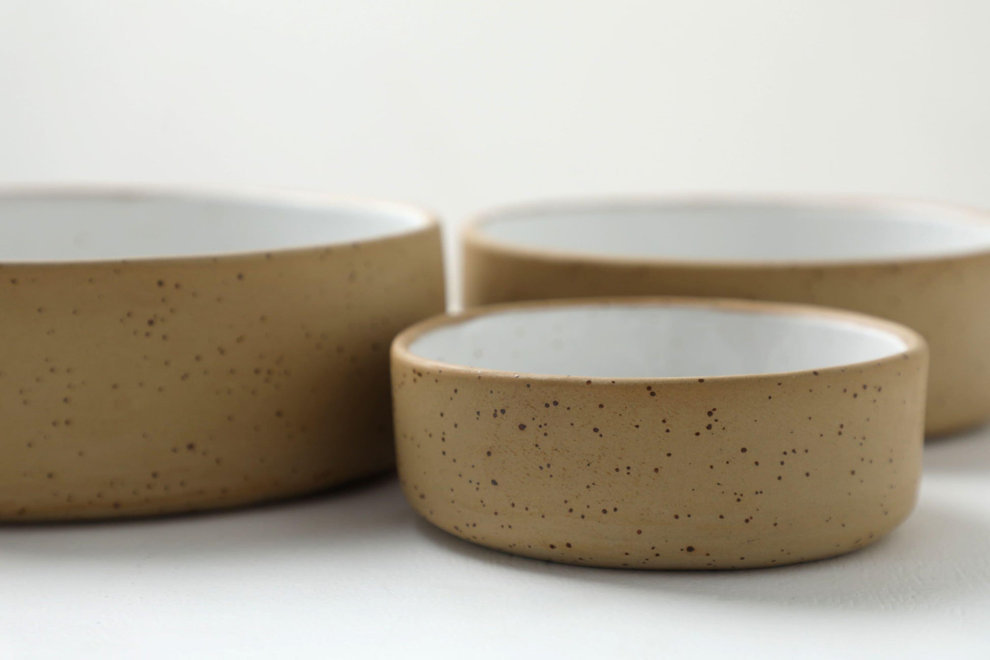Handmade ceramic dog bowls | RAW+WHITE | animalistus