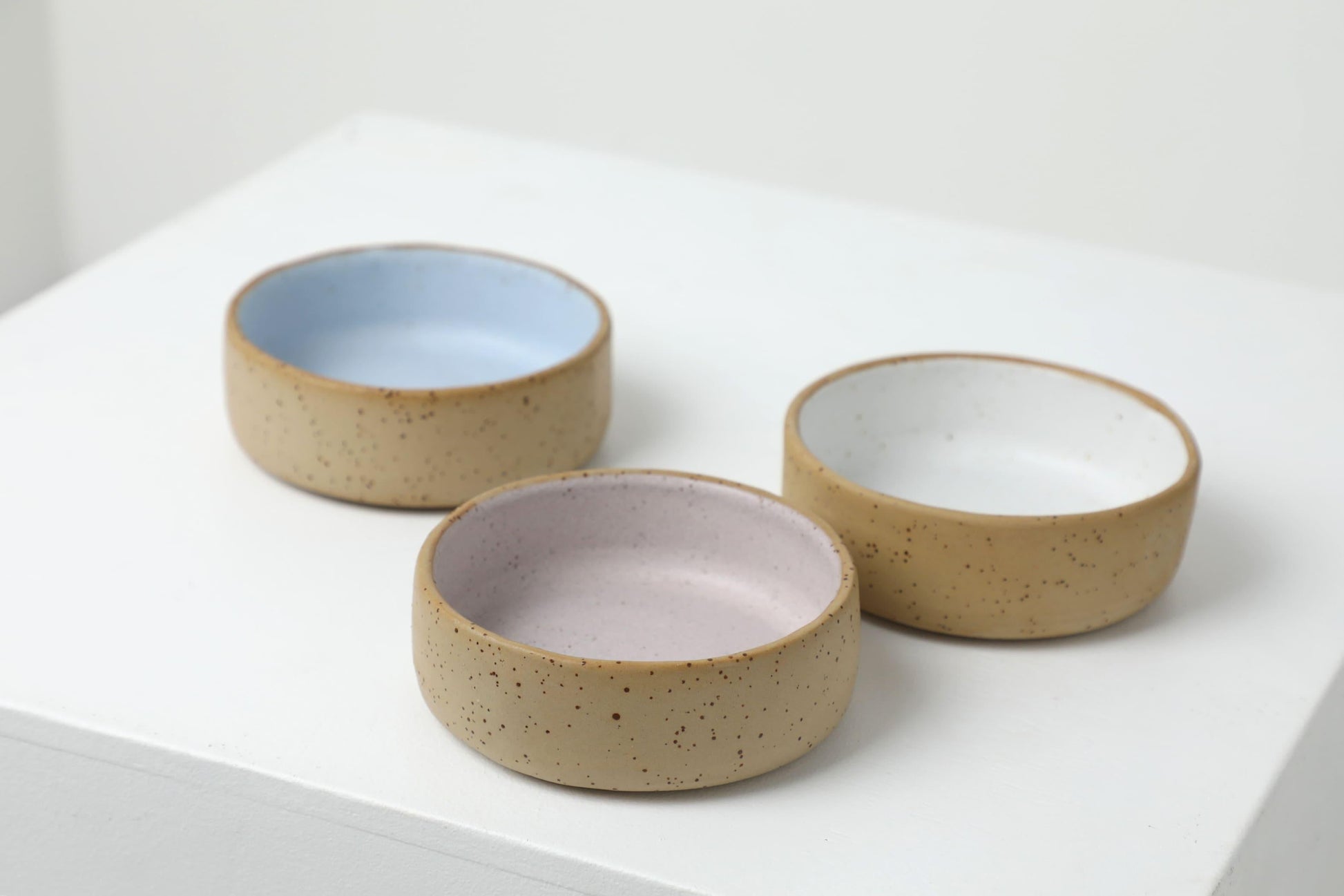 Handmade ceramic dog bowls | RAW+WHITE | animalistus