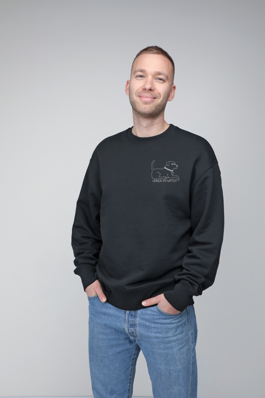Under my watch | Crew neck sweatshirt with embroidered dog. Oversize fit | Unisex | animalistus